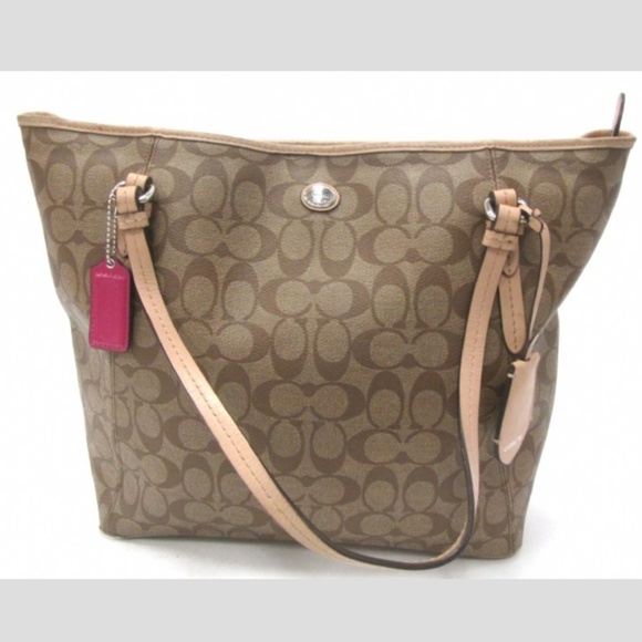 Coach Handbags - Coach Signature Tote With Zipper Closure
